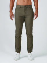 Load image into Gallery viewer, 7DIAMONDS The Infinity 7-Pocket Pant - olive
