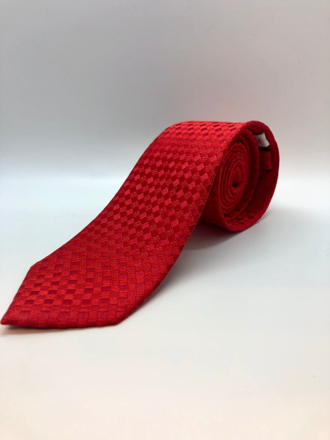 Tonal Diamond Tie Red